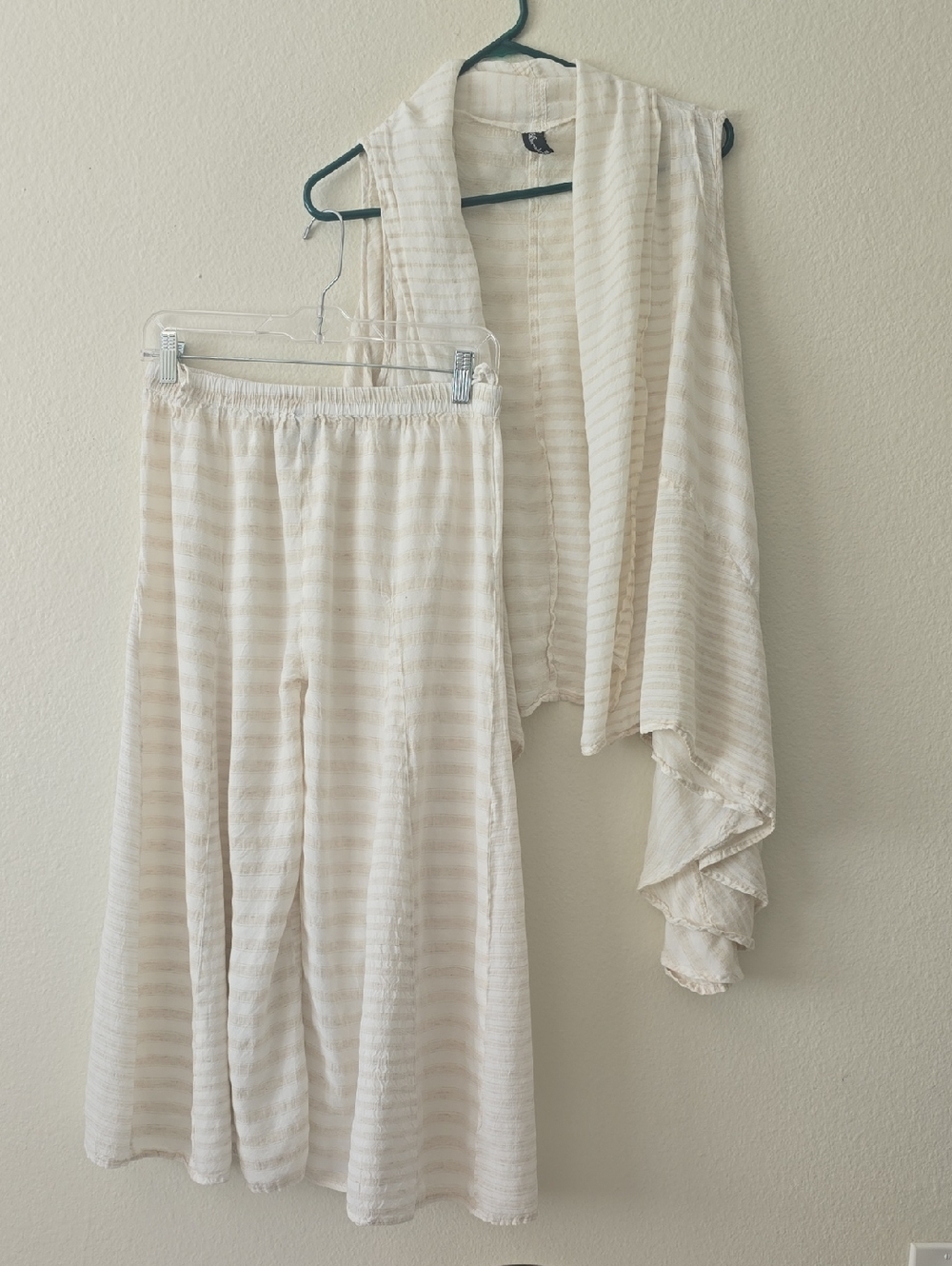 Sacred Threads Cream Striped Sleeveless Cardigan &‎ Wide-Leg Lounge Pants